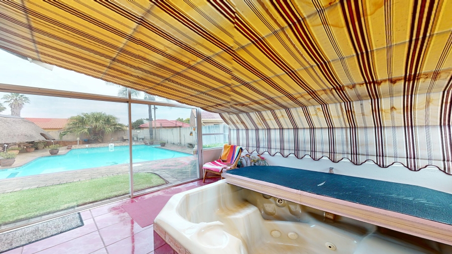 3 Bedroom Property for Sale in Klippoortje Gauteng