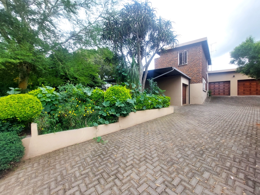 4 Bedroom Property for Sale in Waterkloof Ridge Gauteng