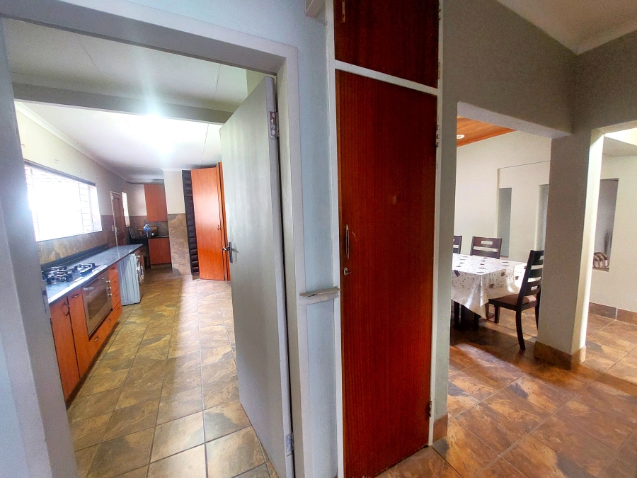 4 Bedroom Property for Sale in Waterkloof Ridge Gauteng