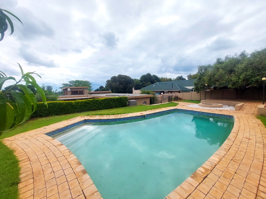 4 Bedroom Property for Sale in Waterkloof Ridge Gauteng