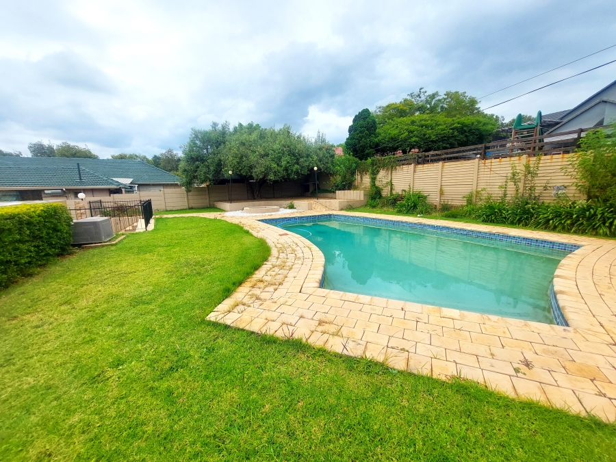 4 Bedroom Property for Sale in Waterkloof Ridge Gauteng