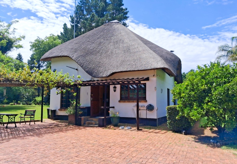 8 Bedroom Property for Sale in Glen Austin Gauteng