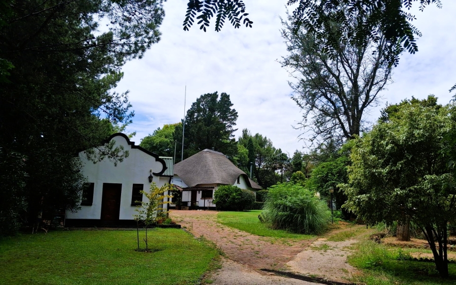 8 Bedroom Property for Sale in Glen Austin Gauteng