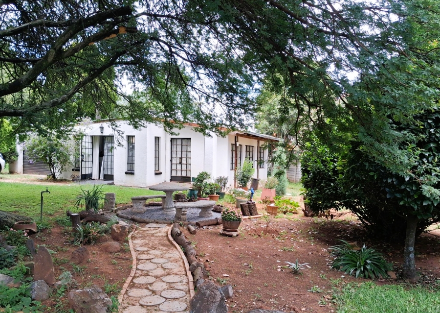 8 Bedroom Property for Sale in Glen Austin Gauteng