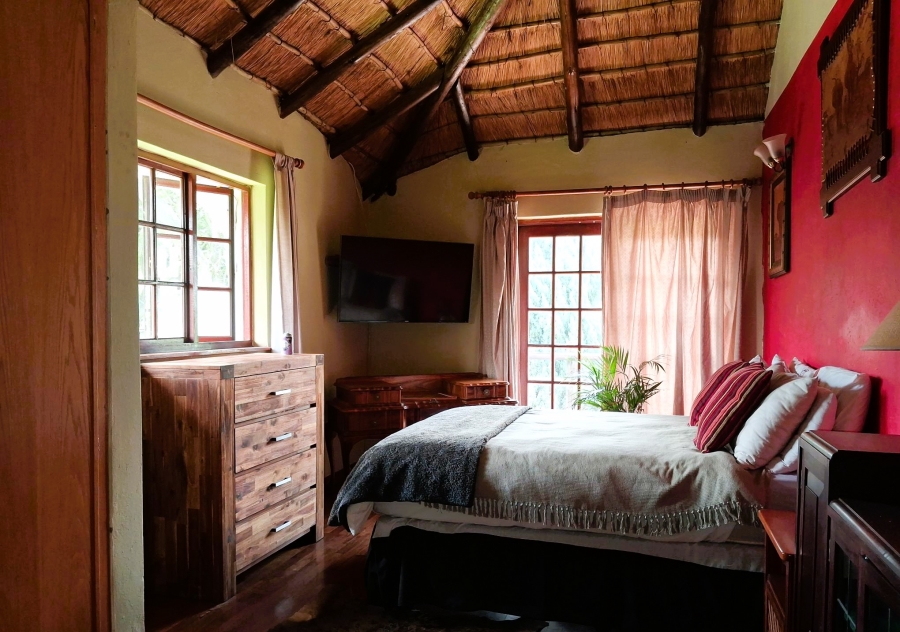 8 Bedroom Property for Sale in Glen Austin Gauteng