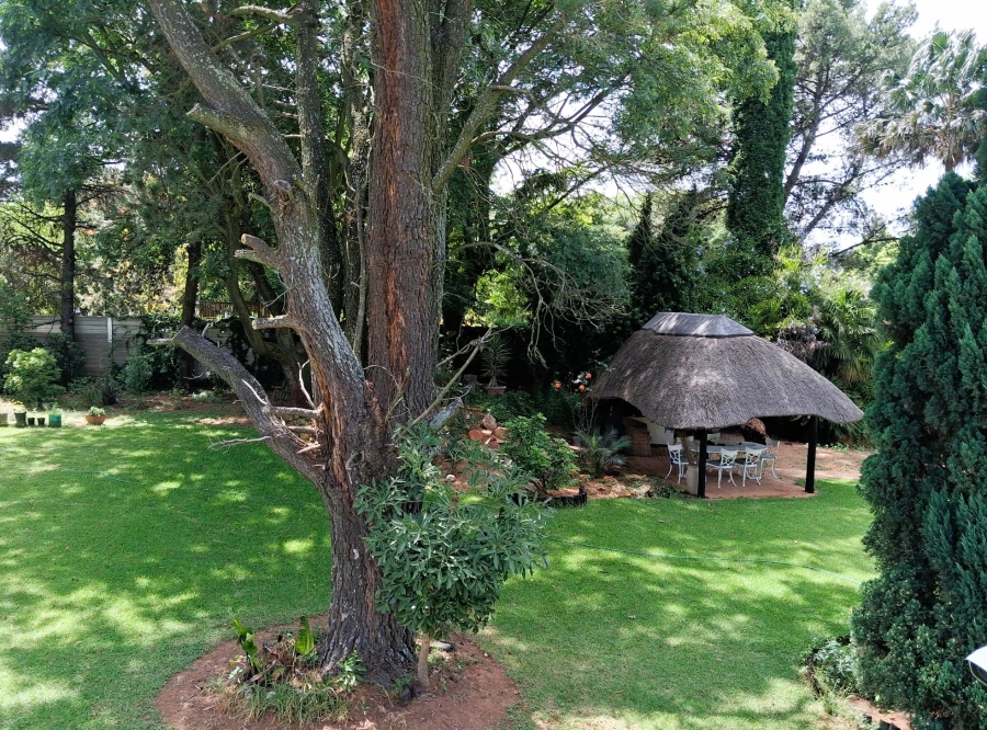 8 Bedroom Property for Sale in Glen Austin Gauteng