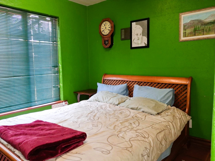 8 Bedroom Property for Sale in Glen Austin Gauteng