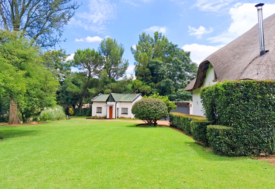 8 Bedroom Property for Sale in Glen Austin Gauteng