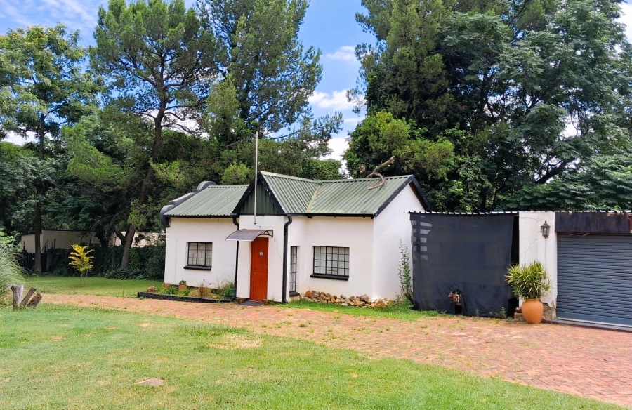 8 Bedroom Property for Sale in Glen Austin Gauteng