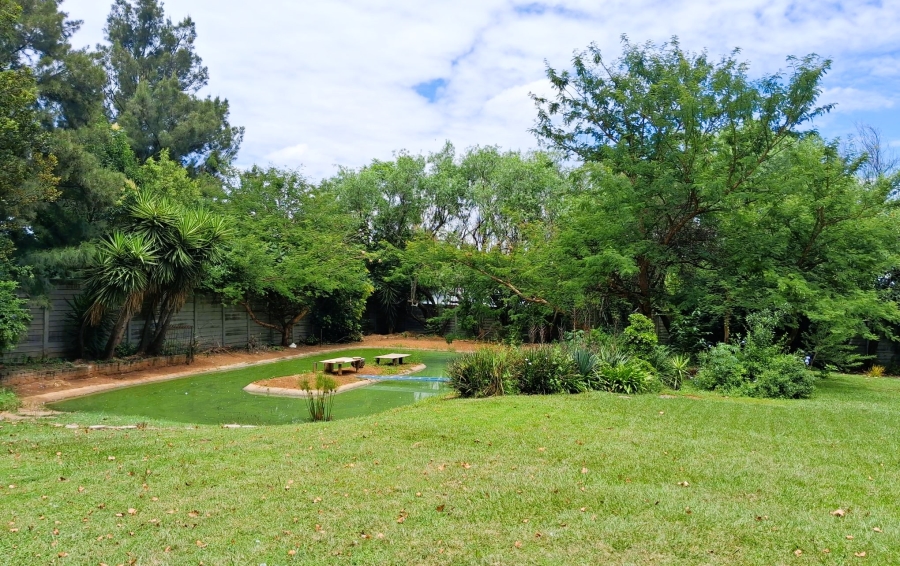 8 Bedroom Property for Sale in Glen Austin Gauteng