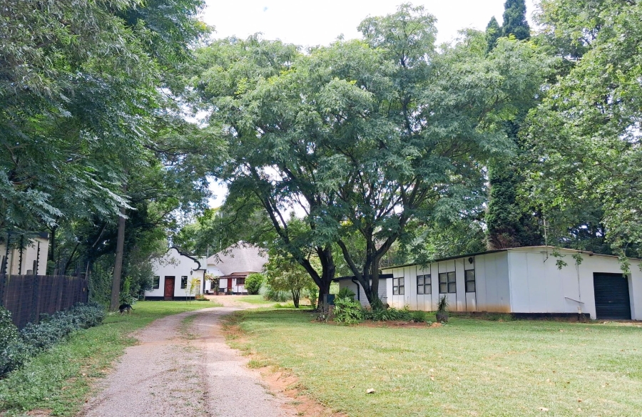 8 Bedroom Property for Sale in Glen Austin Gauteng
