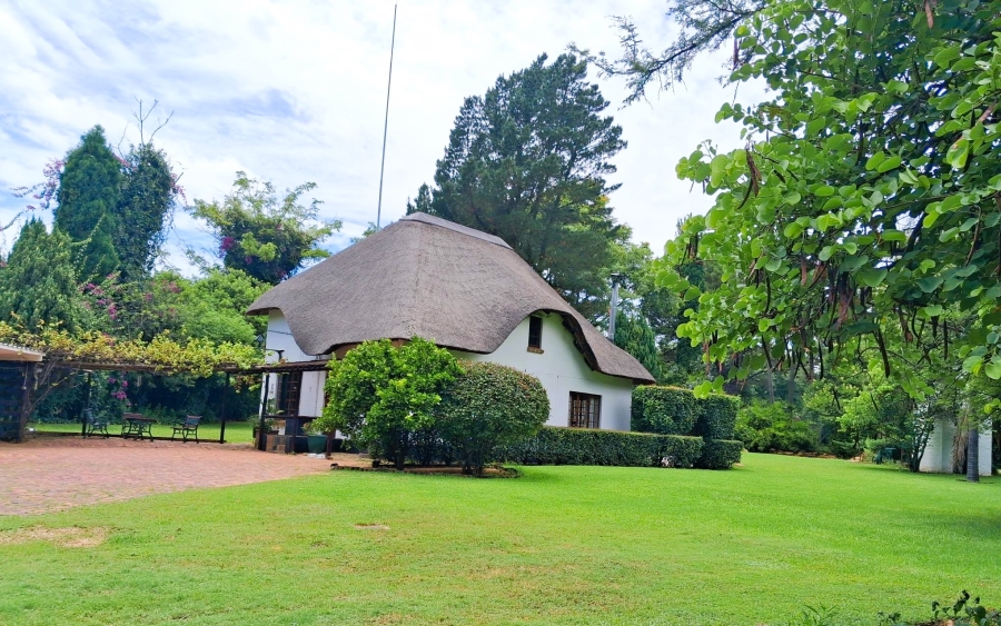 8 Bedroom Property for Sale in Glen Austin Gauteng