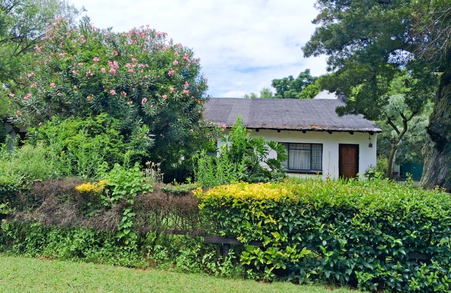 8 Bedroom Property for Sale in Glen Austin Gauteng