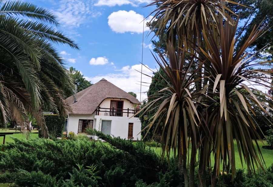 8 Bedroom Property for Sale in Glen Austin Gauteng