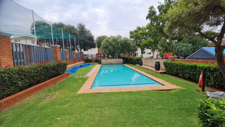 To Let 2 Bedroom Property for Rent in Greenstone Hill Gauteng