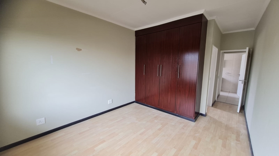 To Let 2 Bedroom Property for Rent in Greenstone Hill Gauteng