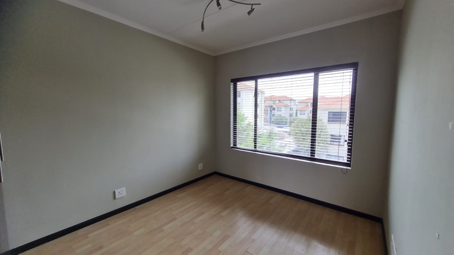 To Let 2 Bedroom Property for Rent in Greenstone Hill Gauteng