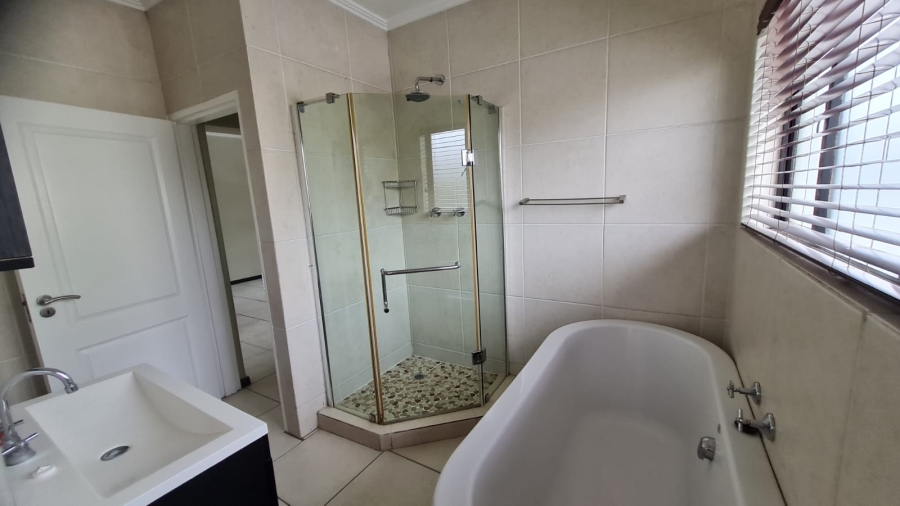 To Let 2 Bedroom Property for Rent in Greenstone Hill Gauteng