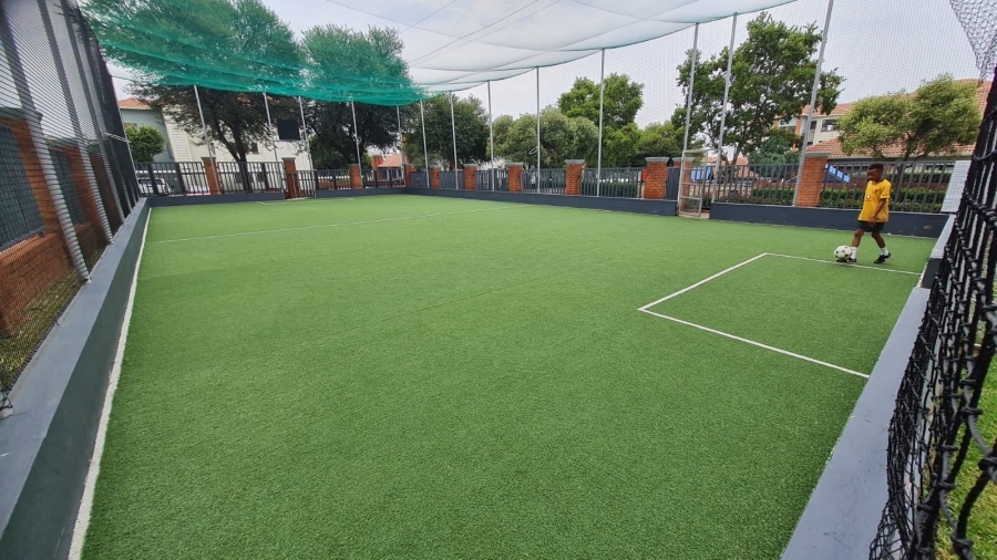 To Let 2 Bedroom Property for Rent in Greenstone Hill Gauteng