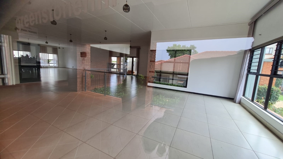 To Let 2 Bedroom Property for Rent in Greenstone Hill Gauteng