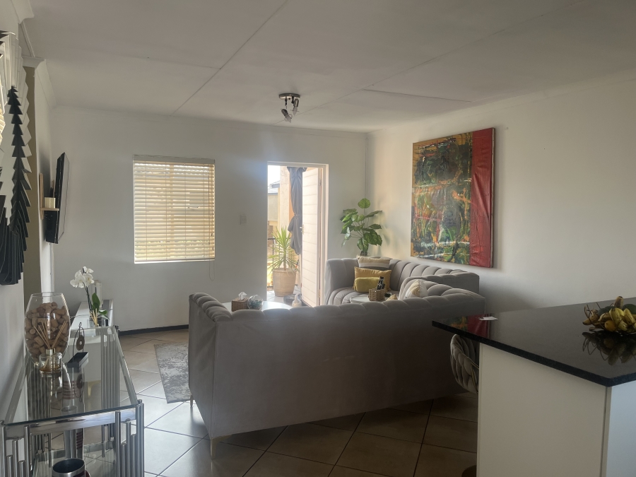 2 Bedroom Property for Sale in Albertsdal Gauteng