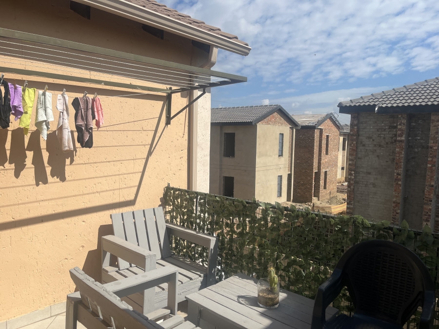 2 Bedroom Property for Sale in Albertsdal Gauteng