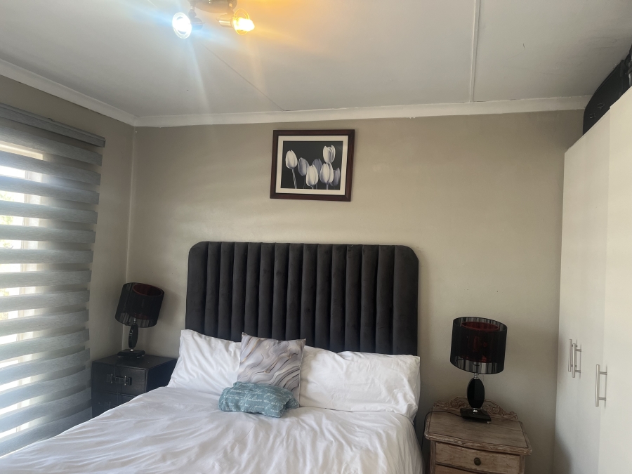 2 Bedroom Property for Sale in Albertsdal Gauteng