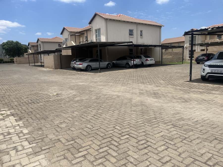 2 Bedroom Property for Sale in Albertsdal Gauteng
