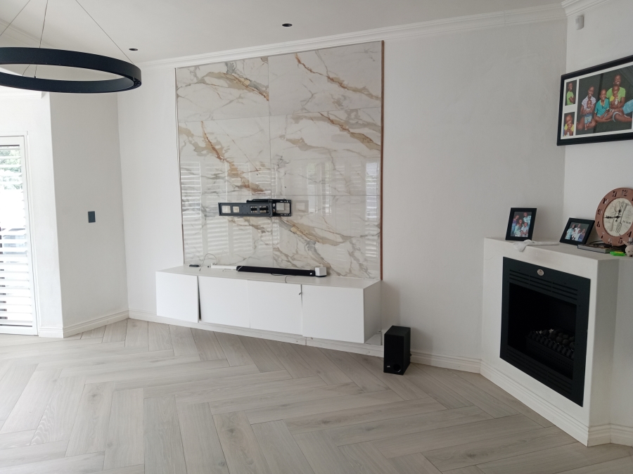 5 Bedroom Property for Sale in Alan Manor Gauteng