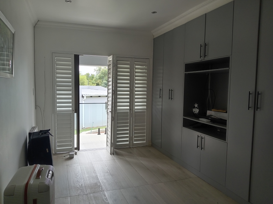 5 Bedroom Property for Sale in Alan Manor Gauteng