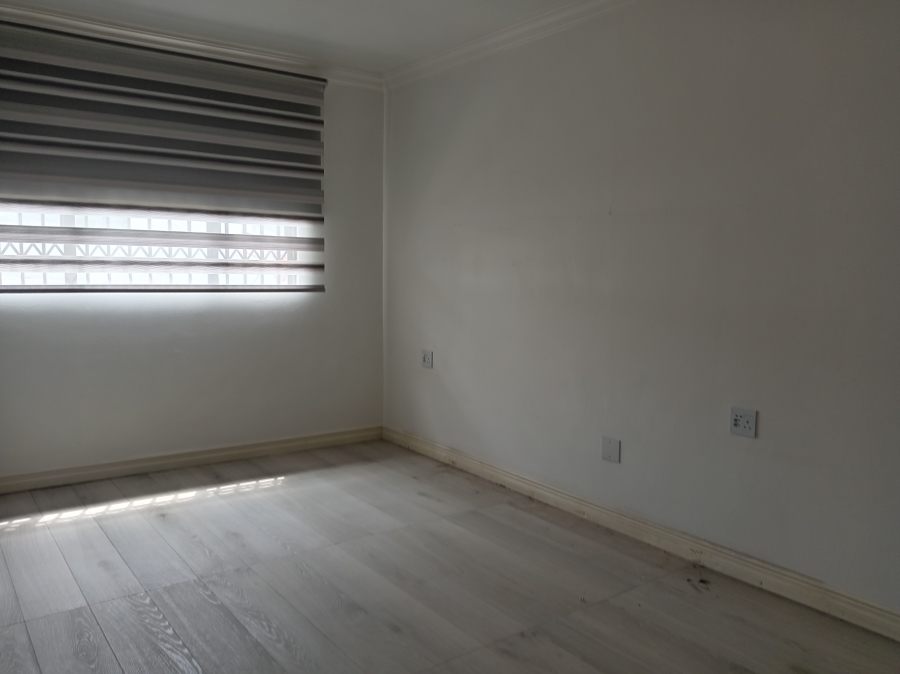 5 Bedroom Property for Sale in Alan Manor Gauteng