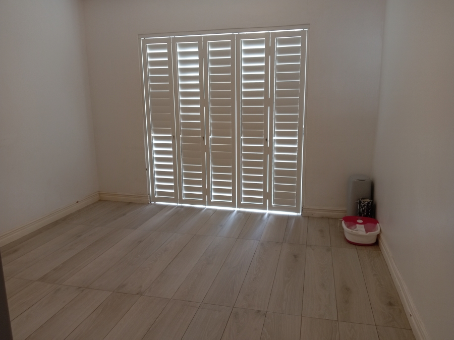 5 Bedroom Property for Sale in Alan Manor Gauteng