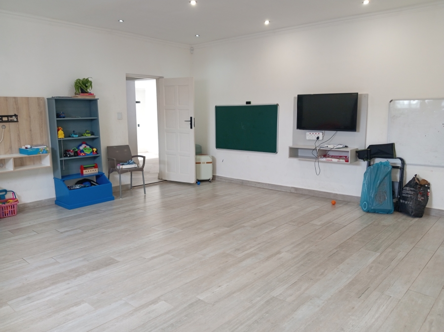 5 Bedroom Property for Sale in Alan Manor Gauteng