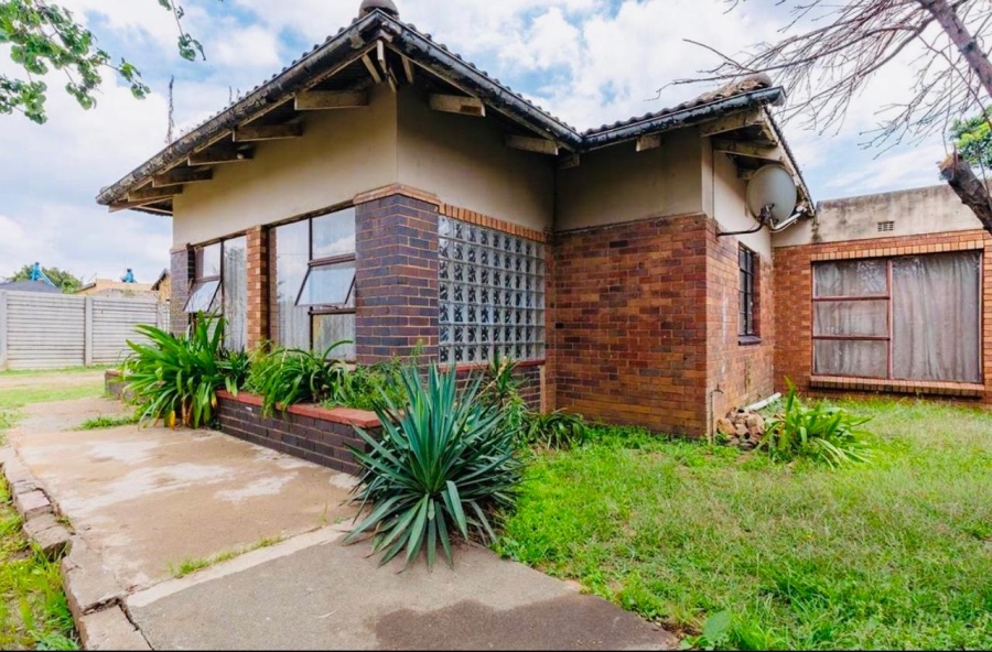 3 Bedroom Property for Sale in Elandsfontein Rail Gauteng