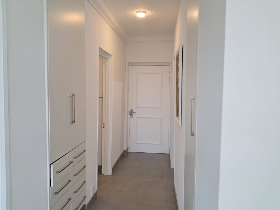 To Let 2 Bedroom Property for Rent in Sandhurst Gauteng