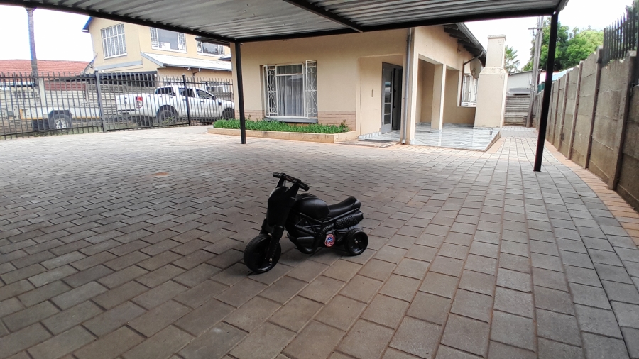 3 Bedroom Property for Sale in Pretoria Gardens Gauteng