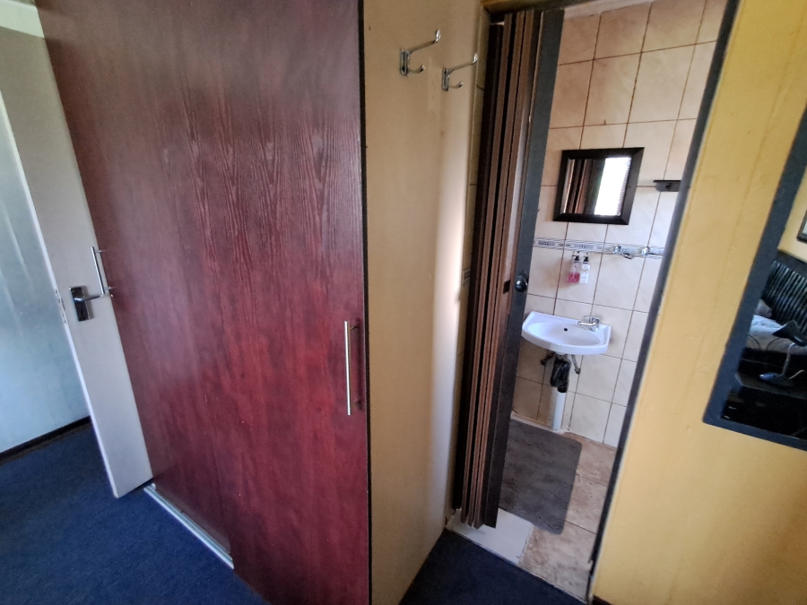 To Let 4 Bedroom Property for Rent in Zeekoefontein Gauteng