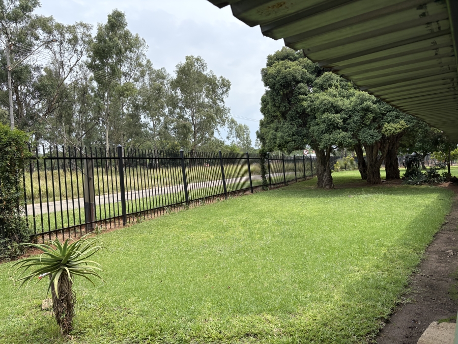 2 Bedroom Property for Sale in Weavind Park Gauteng