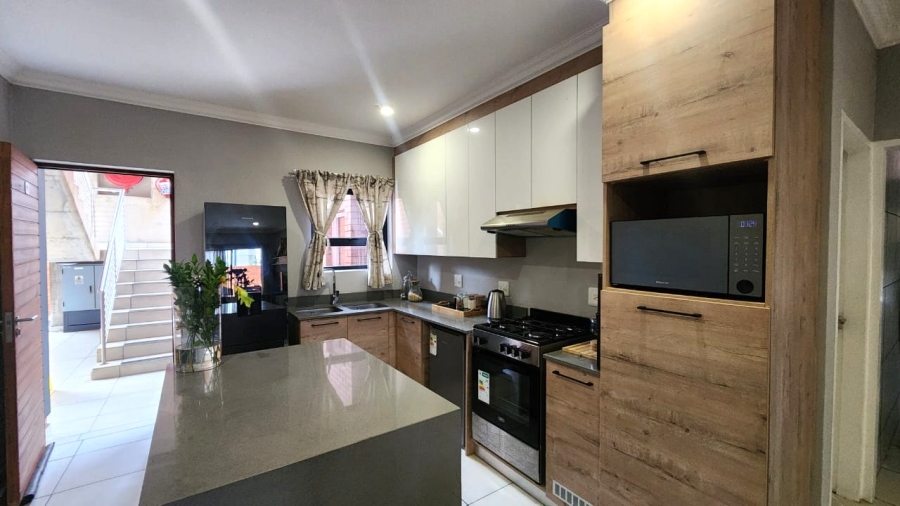 2 Bedroom Property for Sale in Six Fountains Residential Estate Gauteng