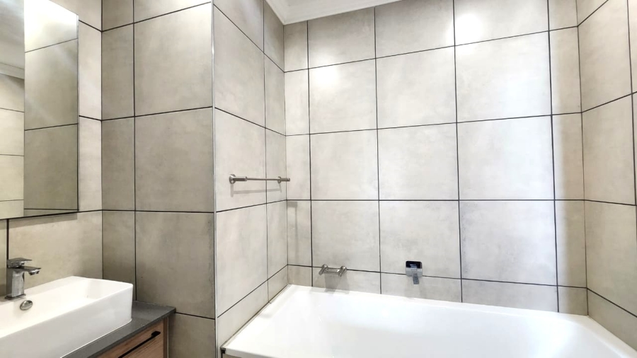 2 Bedroom Property for Sale in Six Fountains Residential Estate Gauteng