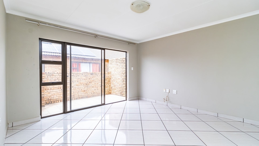 3 Bedroom Property for Sale in Goedeburg Gauteng