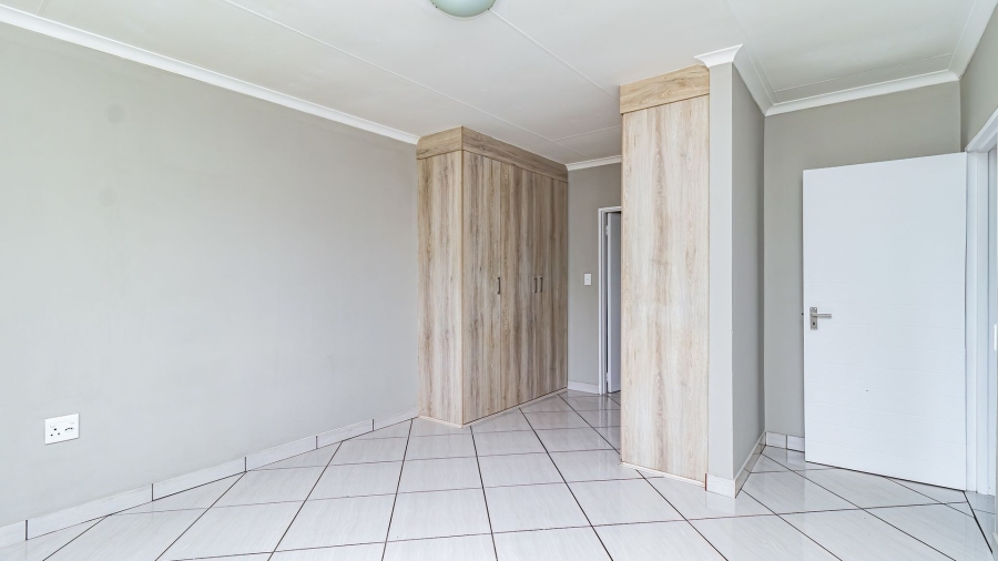 3 Bedroom Property for Sale in Goedeburg Gauteng