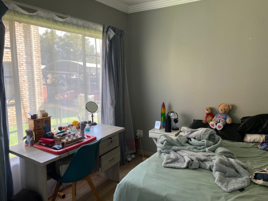 2 Bedroom Property for Sale in Vanderbijlpark SW 5 Gauteng