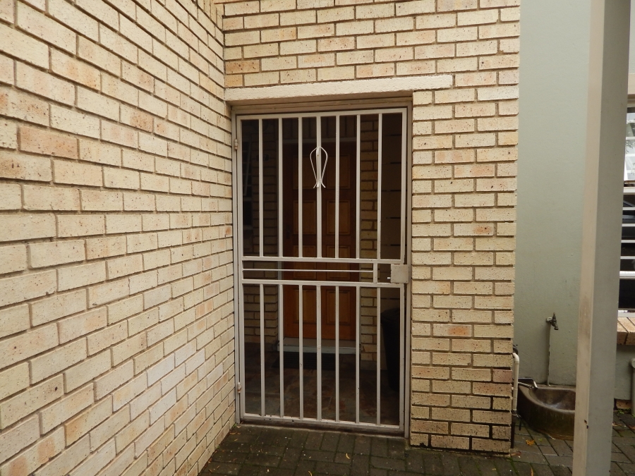 3 Bedroom Property for Sale in Restonvale A H Gauteng