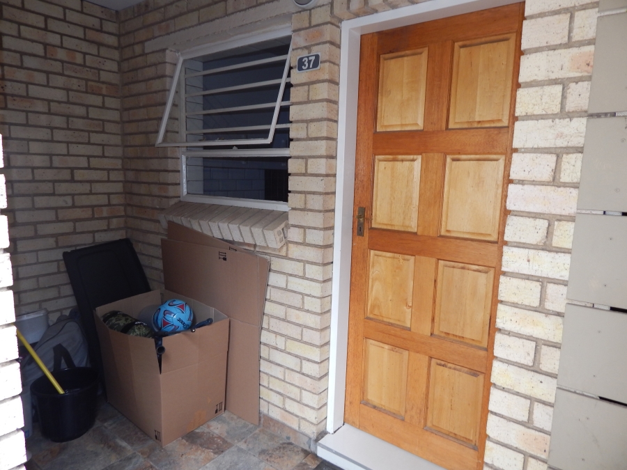 3 Bedroom Property for Sale in Restonvale A H Gauteng