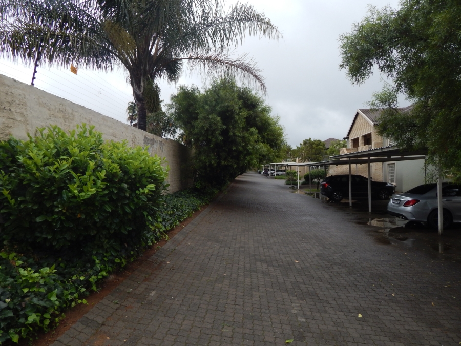 3 Bedroom Property for Sale in Restonvale A H Gauteng