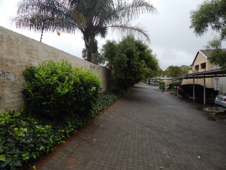 3 Bedroom Property for Sale in Restonvale A H Gauteng