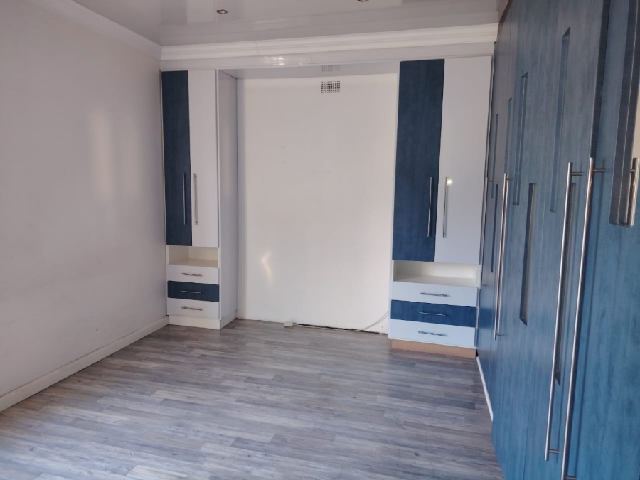 4 Bedroom Property for Sale in Cinderella Gauteng