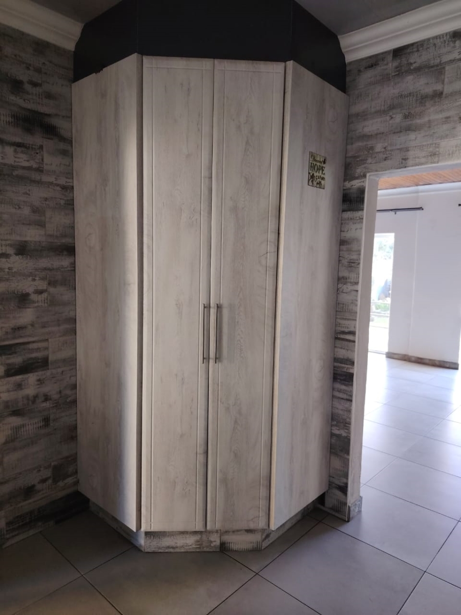 4 Bedroom Property for Sale in Cinderella Gauteng