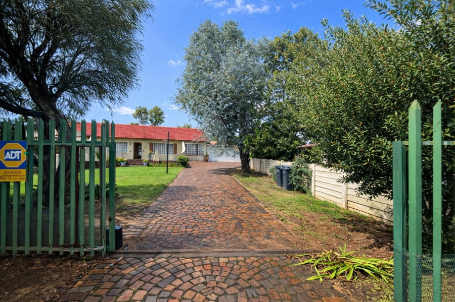 To Let 3 Bedroom Property for Rent in Noordwyk Gauteng